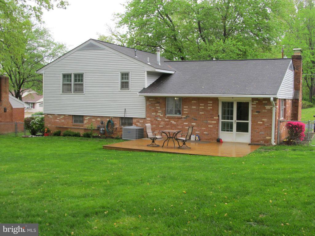 7911 Foote Lane Springfield, VA 22151 - Photo 5 of 17 Exterior (Rear)