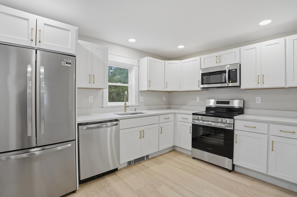 5 Russell Avenue Ashburnham, MA 01430 - Photo 13 of 33