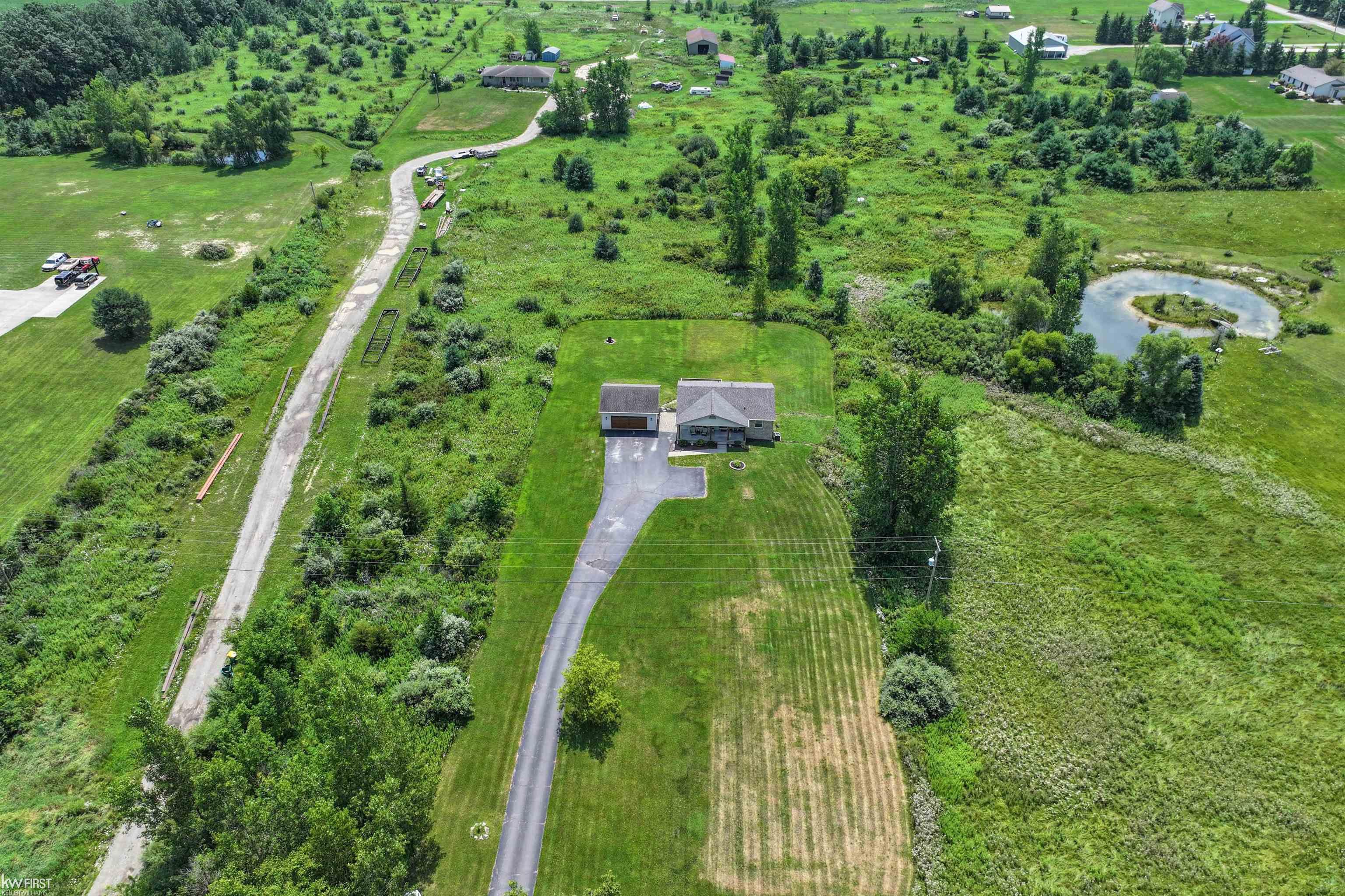 9457 Reid Road Swartz Creek, MI 48473 - Photo 36 of 42 50183516-503e7896-c4da-4a21-9eab-9b8794b0ddf6.JPG