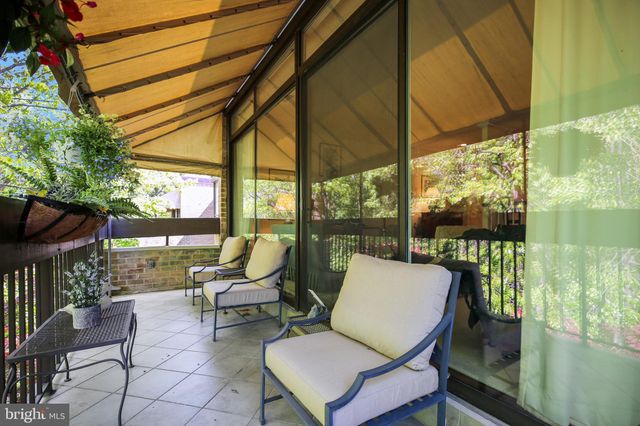 $600,000 | 4940 Sentinel Drive, Unit 4405, Bethesda, MD 20816