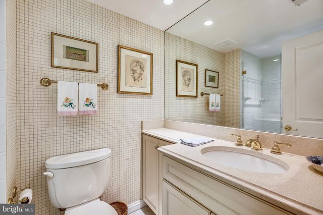 $600,000 | 4940 Sentinel Drive, Unit 4405, Bethesda, MD 20816