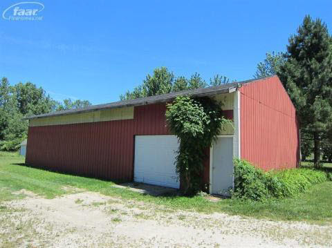 8231 East Carpenter Road Davison, MI 48423 - Photo 6 of 18 20265513-5.JPG