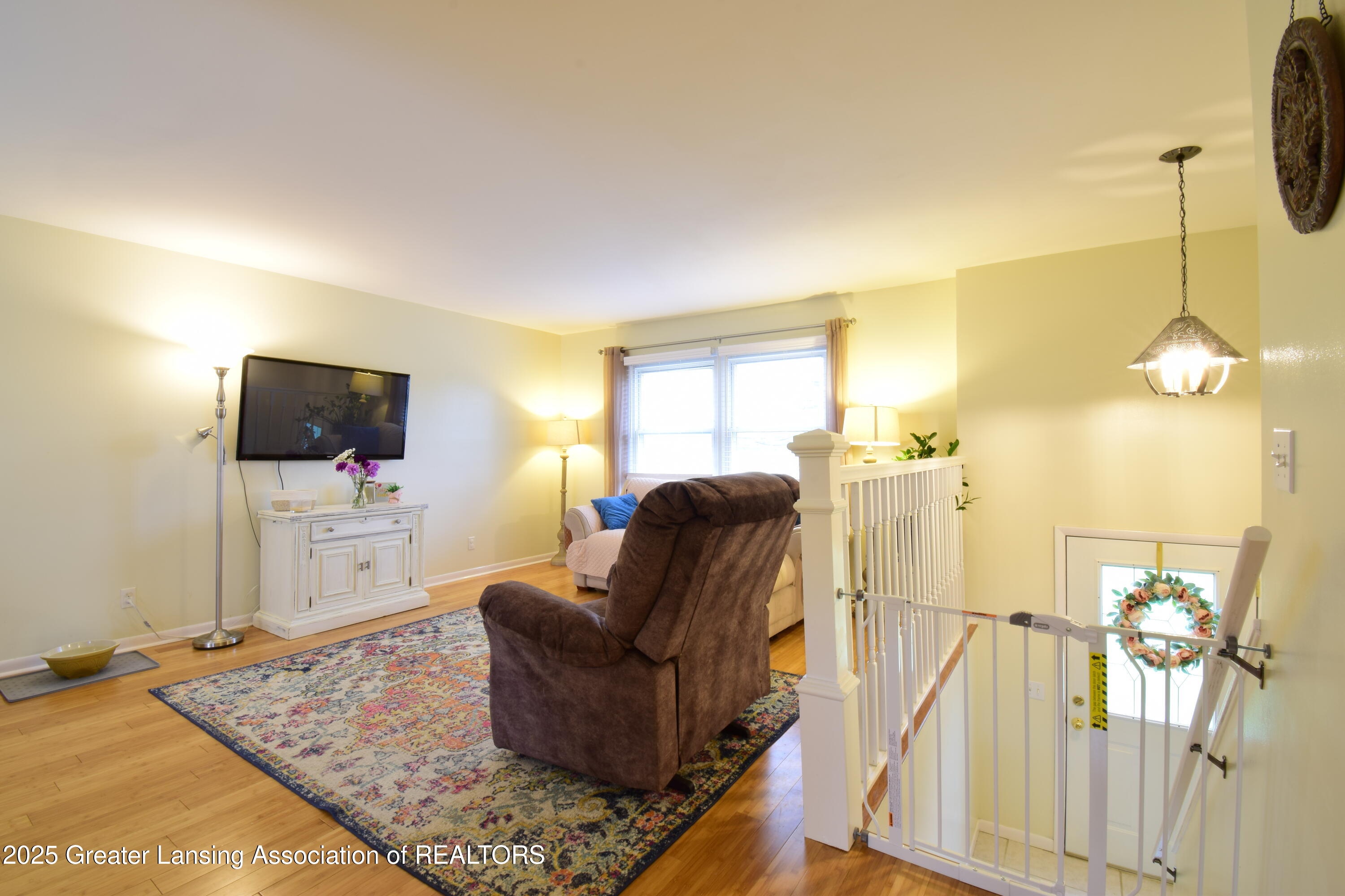 4860 Shepper Road Stockbridge, MI 49285 - Photo 19 of 66 Living Room