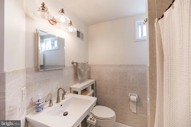 $1,850 | 2978 East Thompson Street, Philadelphia, PA 19134