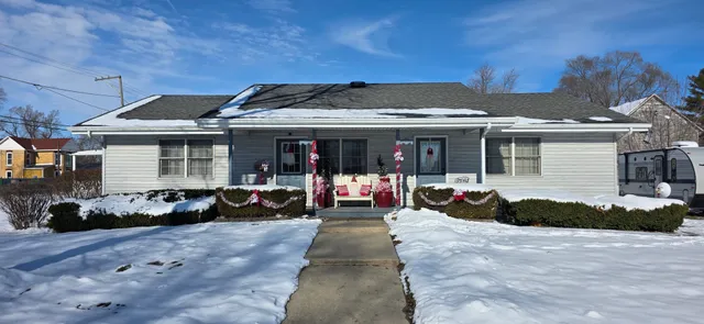 $200,000 | 176 South Dixie Highway, St. Anne, IL 60964