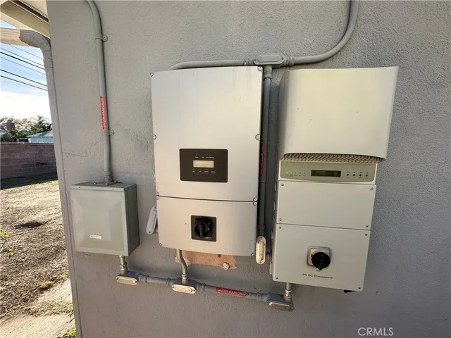 a view of kitchen with washer and dryer