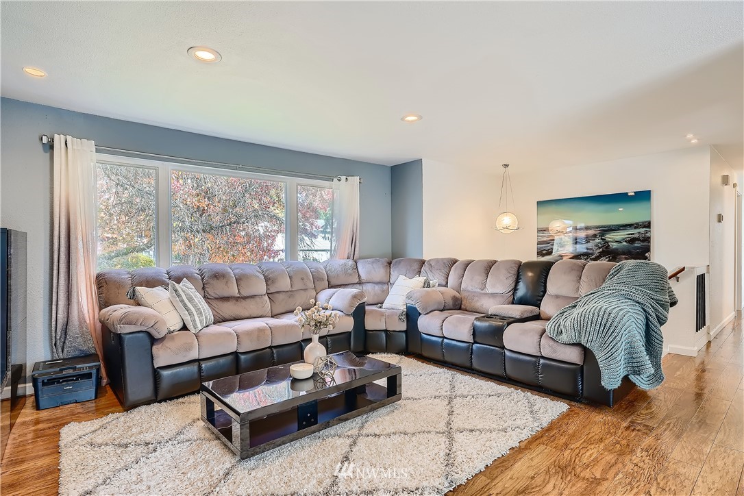 12919 Southeast 188th Street Renton, WA 98058 - Photo 3 of 26 Gallery Image 3