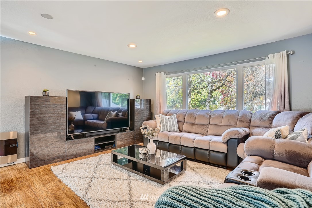 12919 Southeast 188th Street Renton, WA 98058 - Photo 4 of 26 Gallery Image 4