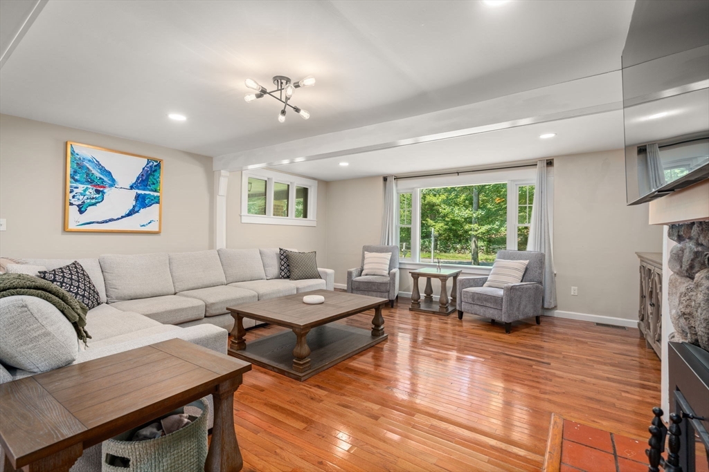 11 Scott Street Bellingham, MA 02019 - Photo 6 of 35