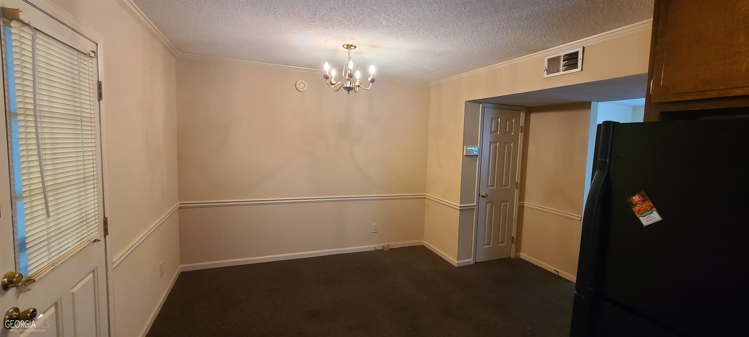 4353 Barrington Place Macon, GA 31210 - Photo 3 of 12 a view of a livingroom with a windows