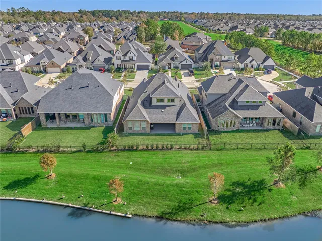 $609,900 | 10660 Red Tail Place, Conroe, TX 77385