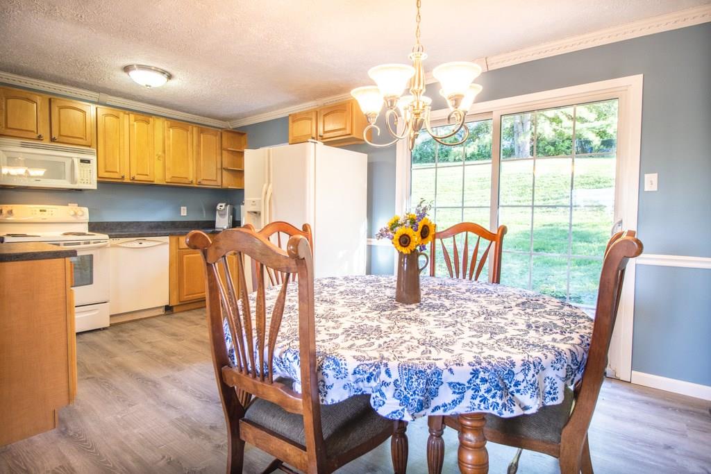 142 Raleigh Court Gibsonia, PA 15044 - Photo 8 of 23 Gallery Image 8