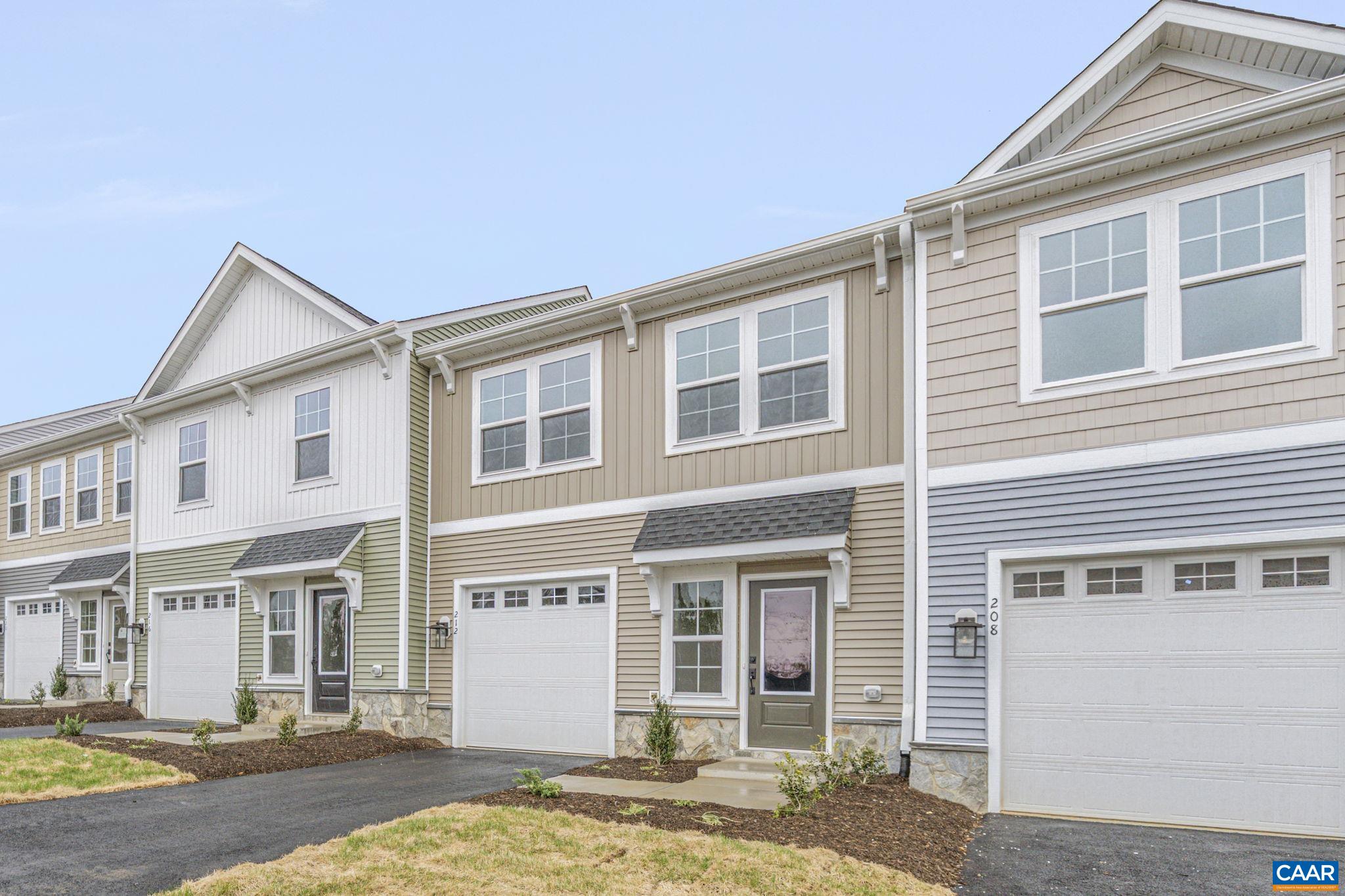 212 Springdale Road Waynesboro, VA 22980 - Photo 4 of 41 Gallery Image 4