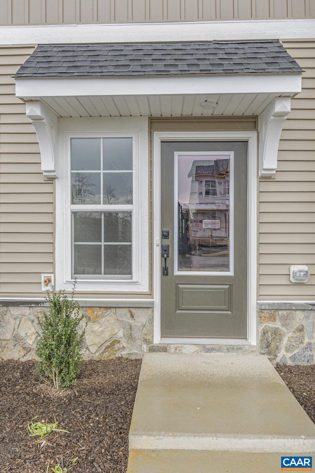 212 Springdale Road Waynesboro, VA 22980 - Photo 6 of 41 Gallery Image 6