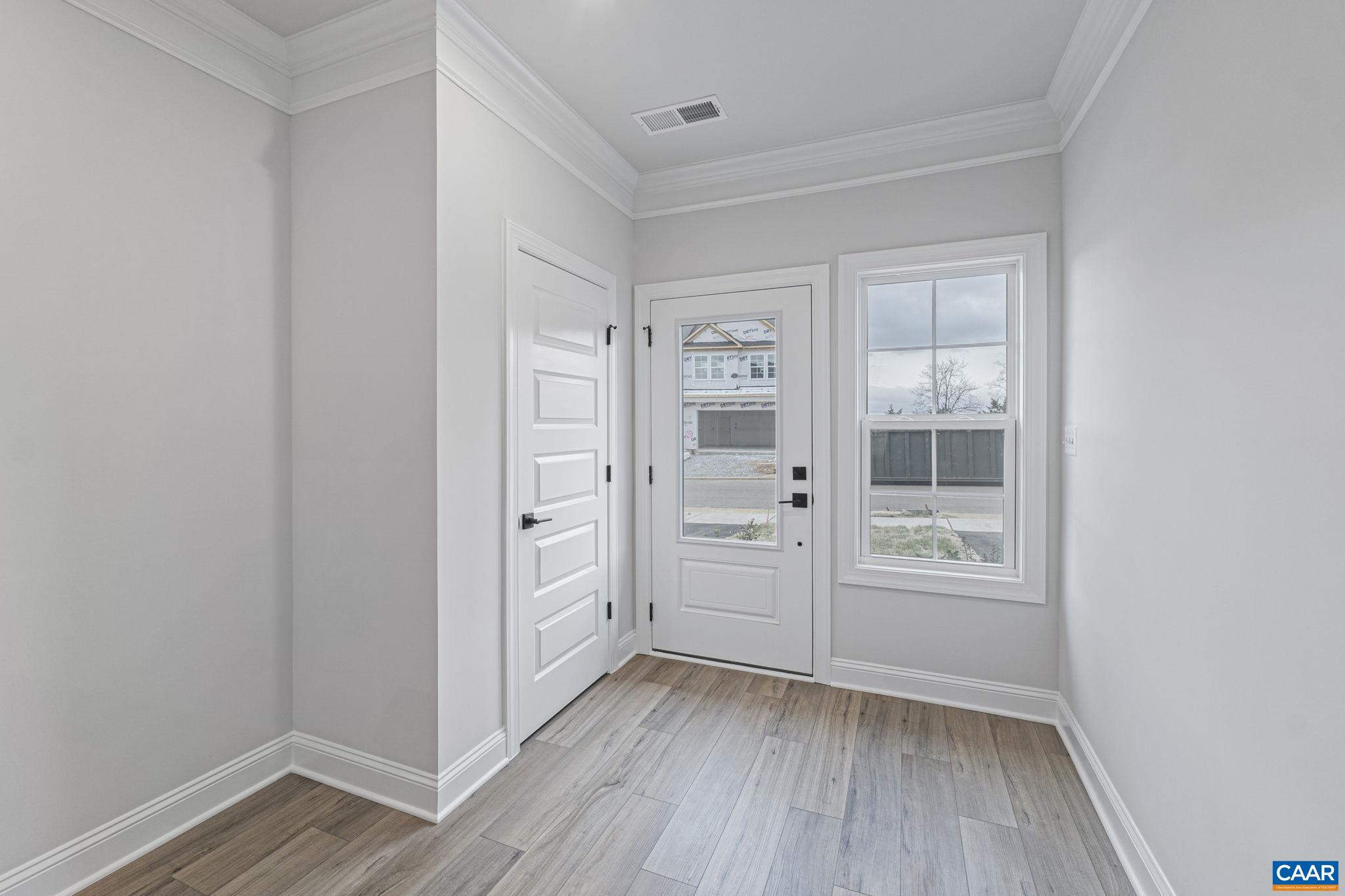 212 Springdale Road Waynesboro, VA 22980 - Photo 7 of 41 Gallery Image 7