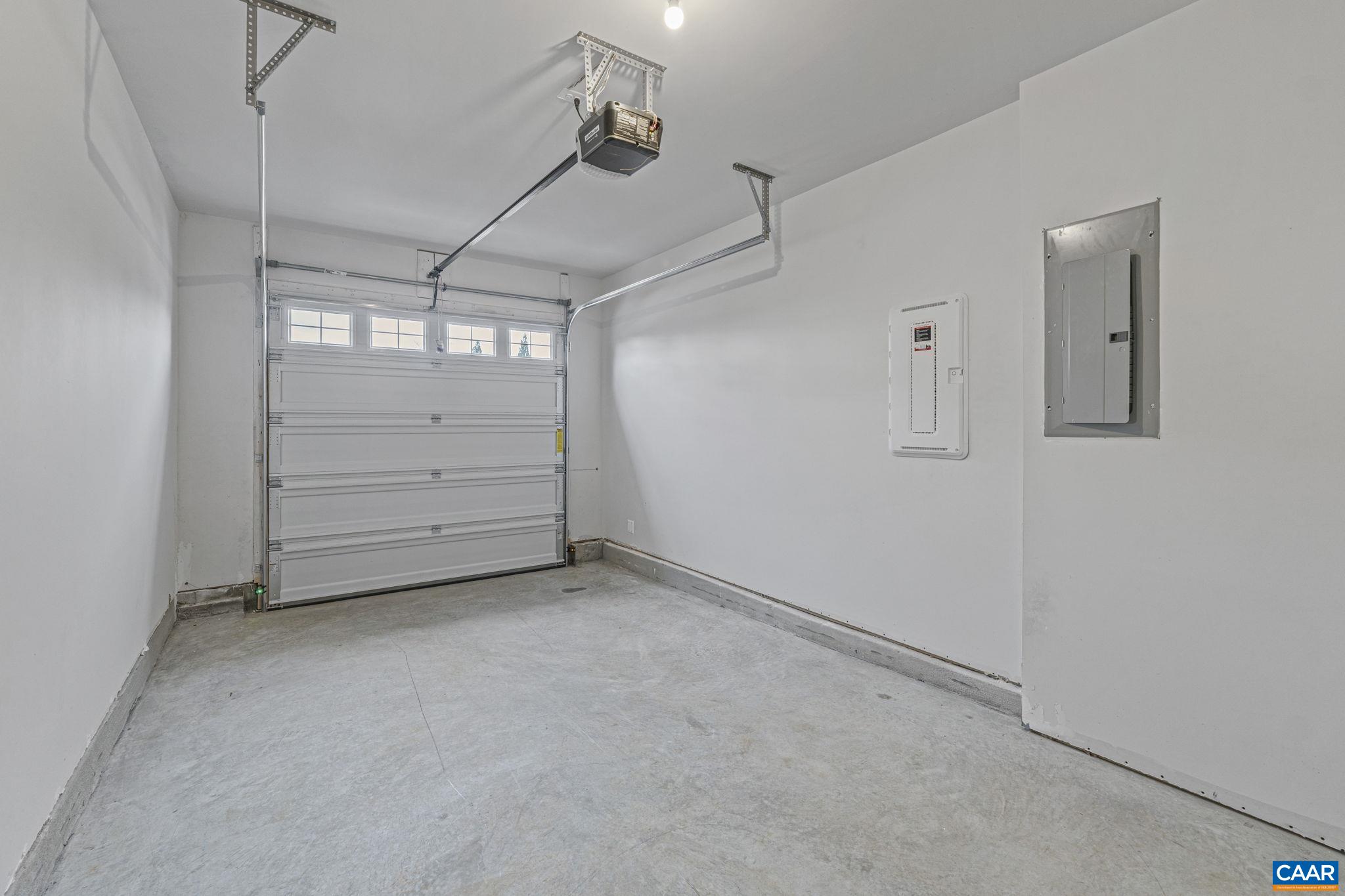 212 Springdale Road Waynesboro, VA 22980 - Photo 10 of 41 Gallery Image 10