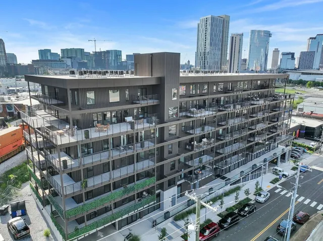 $3,995 | 635 7th Avenue South, Unit 501, Nashville, TN 37203