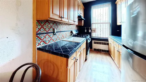 $525,000 | 64-35 Yellowstone Boulevard, Unit 6H | Forest Hills