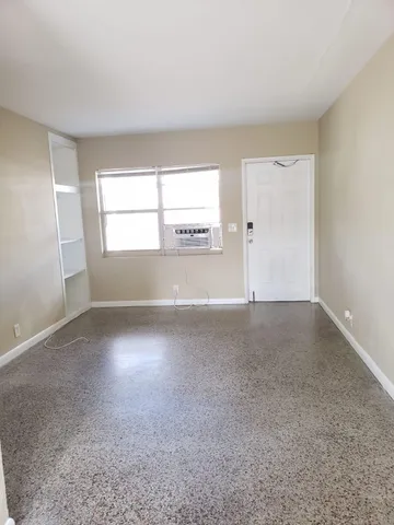 $1,500 | 3718 Henry Avenue, West Palm Beach, FL 33405