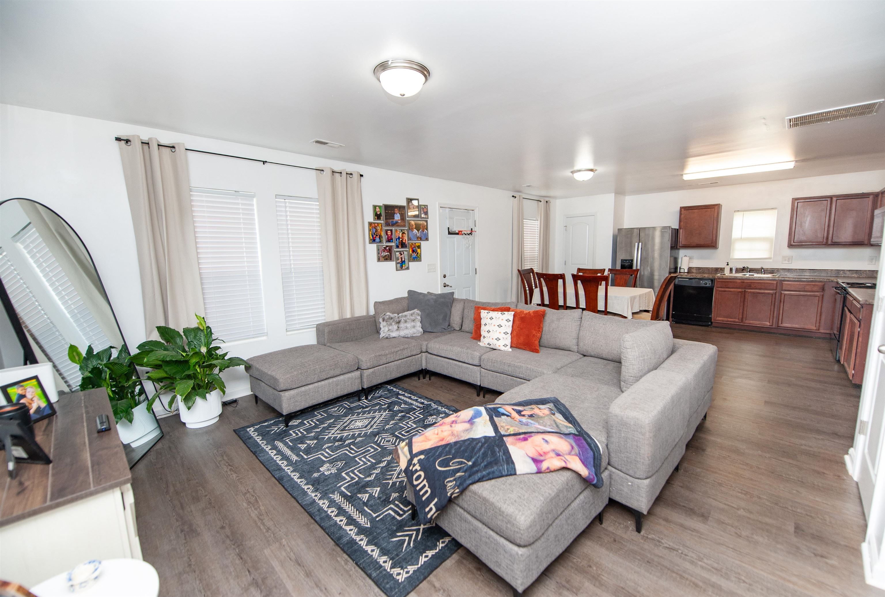 228 Wayfair Lane Wellford, SC 29385 - Photo 5 of 33