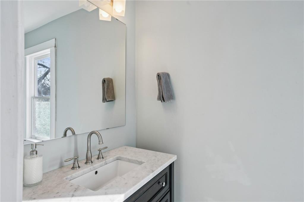 528 Holderness Street Southwest Atlanta, GA 30310 - Photo 14 of 42