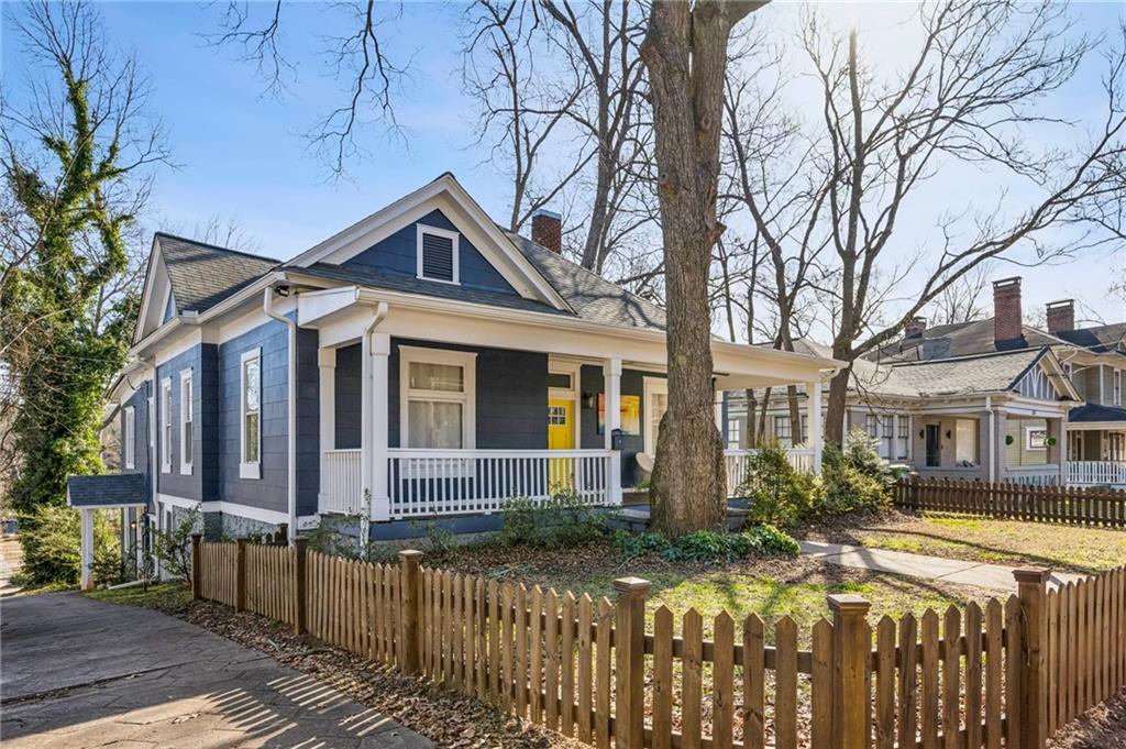 528 Holderness Street Southwest Atlanta, GA 30310 - Photo 4 of 42