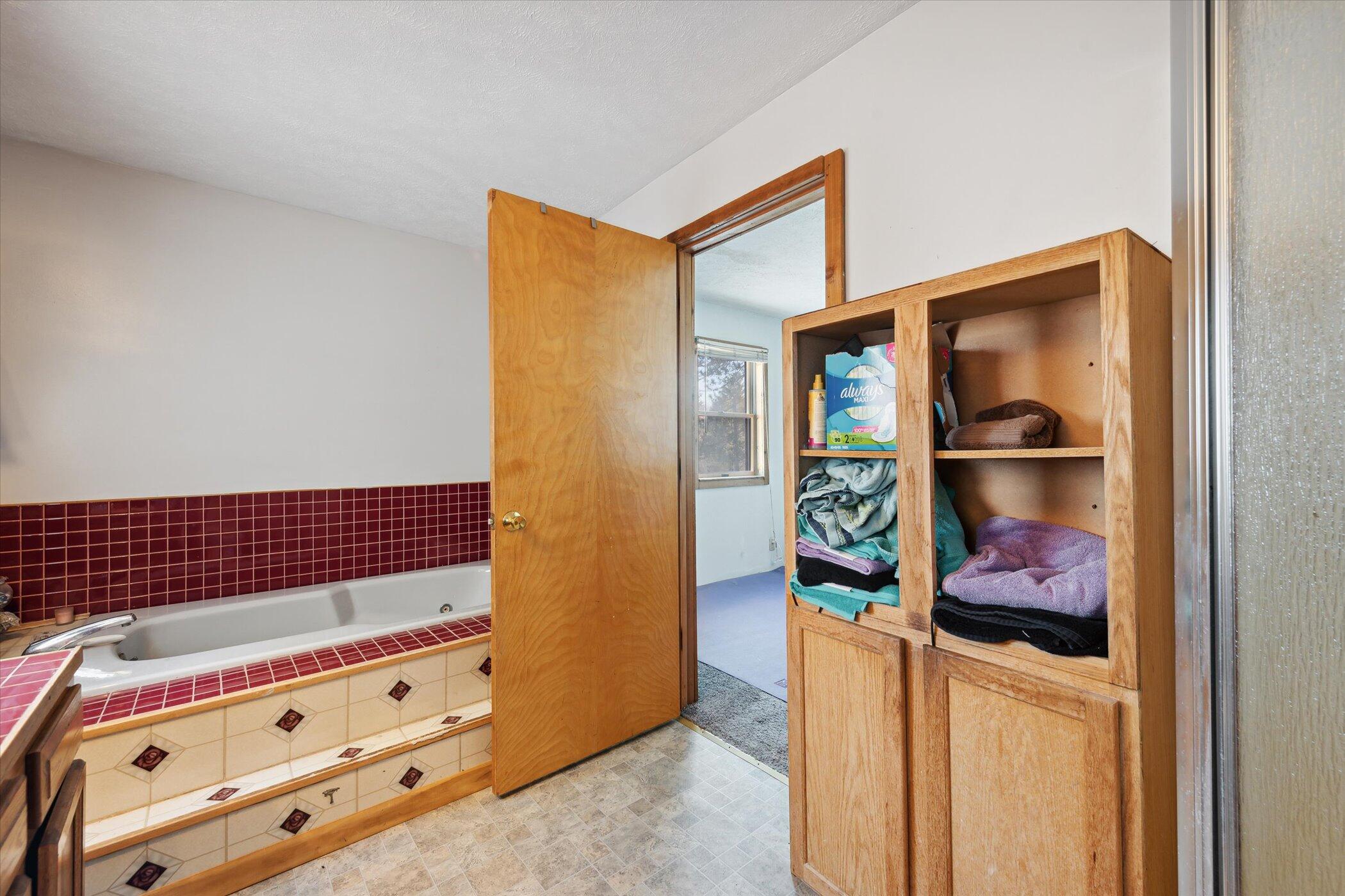 4851 Lake Road Lakeview, MI 48850 - Photo 22 of 46 22-4851-Lake-Rd-Lakeview-MI-48850--Windo