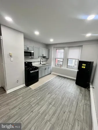 $1,175 | 4708 Hazel Avenue, Unit 3R, Philadelphia, PA 19143