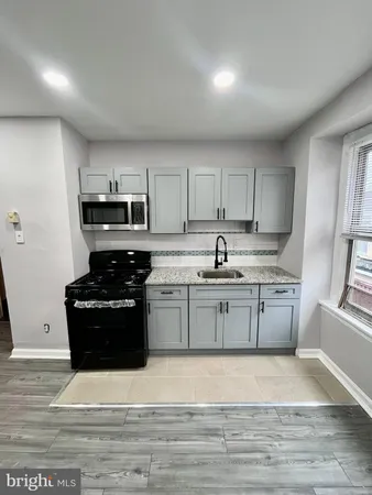 $1,125 | 4708 Hazel Avenue, Unit 3R, Philadelphia, PA 19143