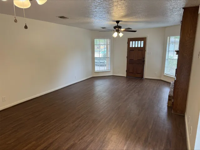 $1,300 | 1702 Hazelwood Street, Conroe, TX 77301