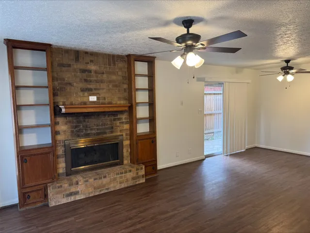 $1,300 | 1702 Hazelwood Street, Conroe, TX 77301