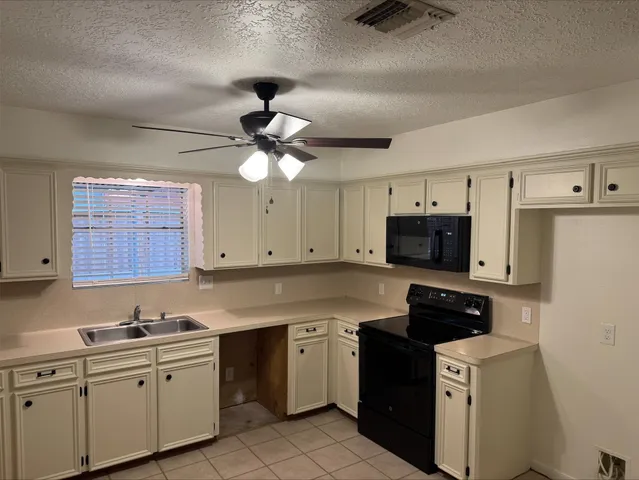 $1,300 | 1702 Hazelwood Street, Conroe, TX 77301