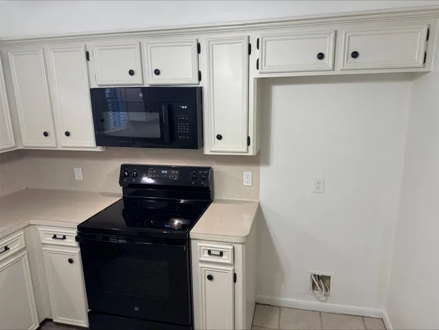 $1,300 | 1702 Hazelwood Street, Conroe, TX 77301