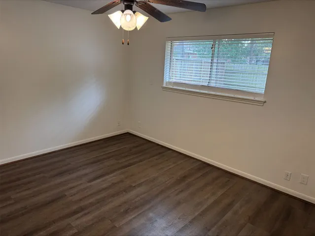 $1,300 | 1702 Hazelwood Street, Conroe, TX 77301