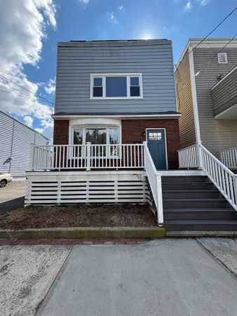 $2,300 | 80 East 24th Street, Unit 2, Bayonne, NJ 07002