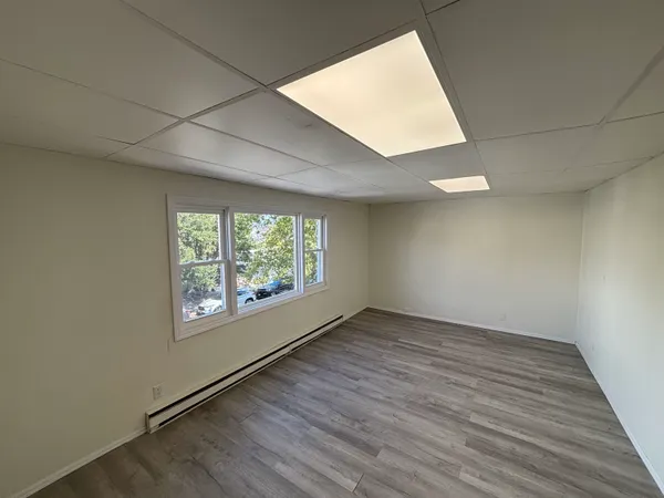 $2,300 | 80 East 24th Street, Unit 2, Bayonne, NJ 07002