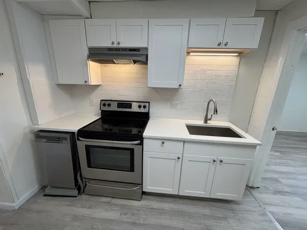 $2,300 | 80 East 24th Street, Unit 2, Bayonne, NJ 07002