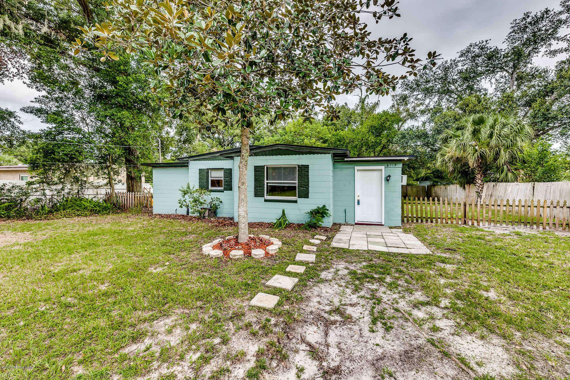 6714 Gamewell Rd-2898