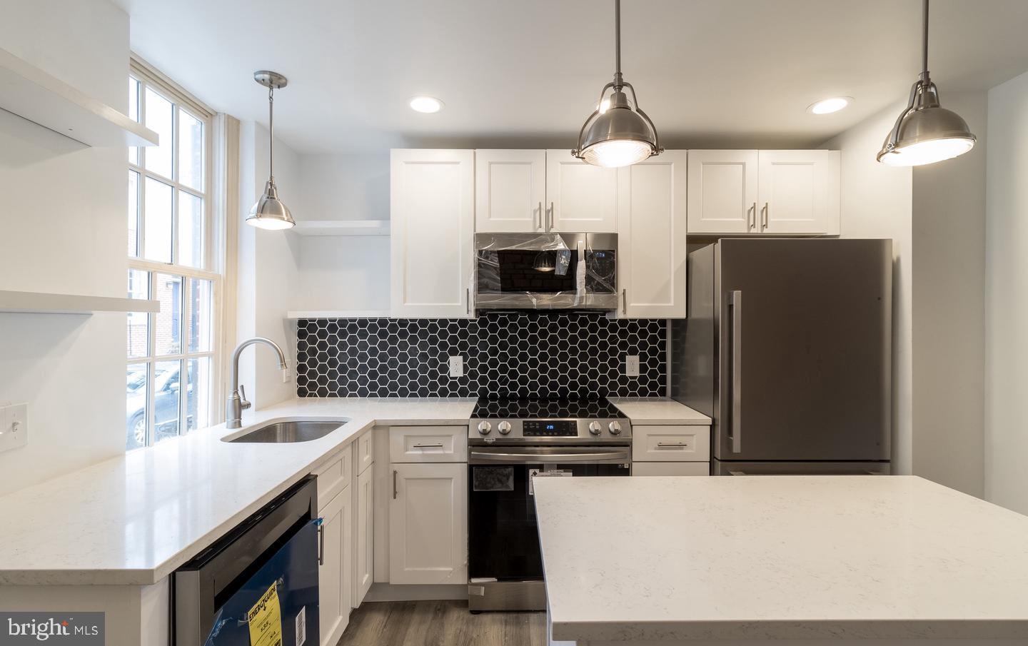 645 Dover Street Baltimore, MD 21230 - Photo 3 of 24