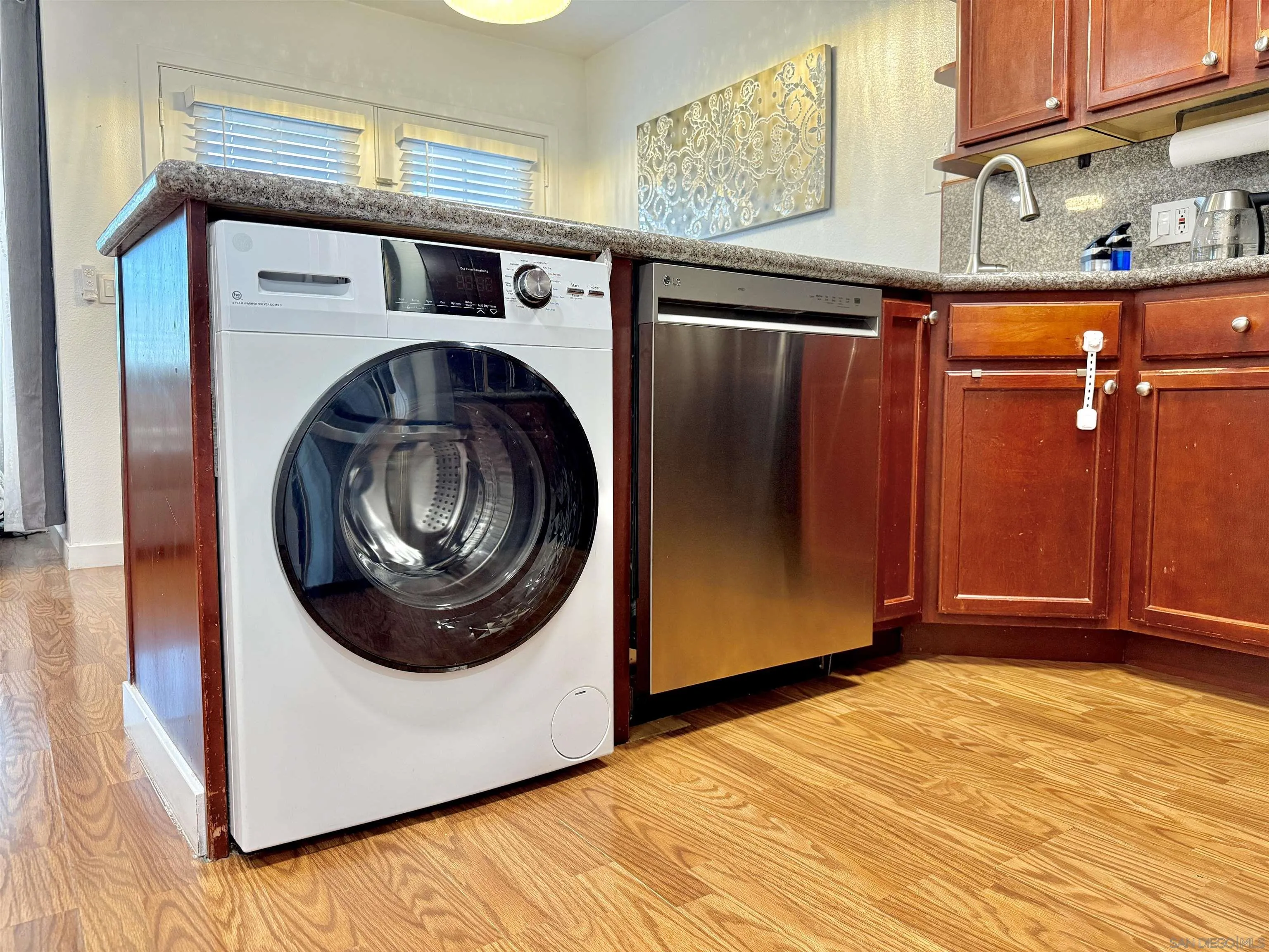 1280 West Main Street, Unit 3 El Cajon, CA 92020 - Photo 7 of 29 a utility room with dryer and washer