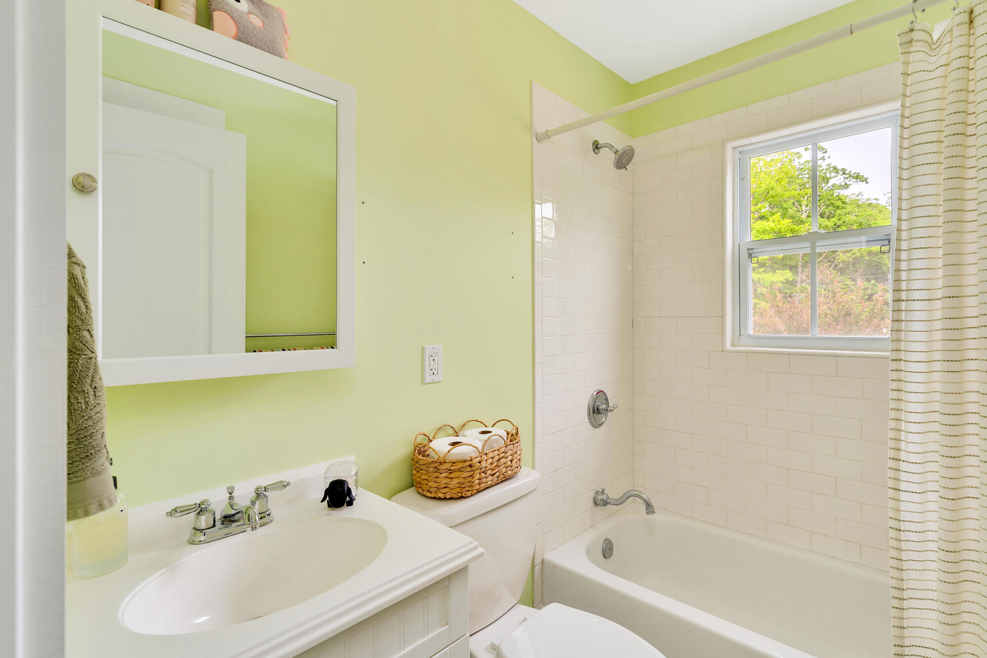524 Payne Chapel Road Lookout Mountain, GA 30750 - Photo 35 of 61 Full Bathroom
