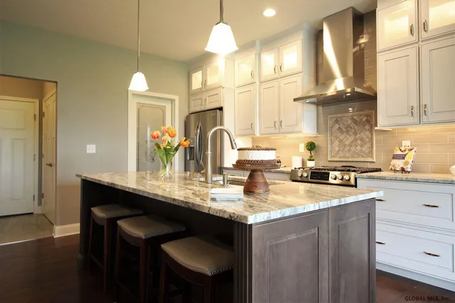 $749,900 | 17 Wyatt's Way, Clifton Park, NY 12065