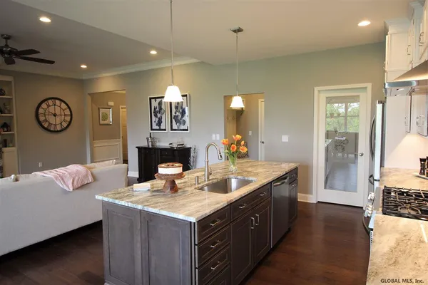 $754,900 | 21 Wyatts Way, Clifton Park, NY 12065