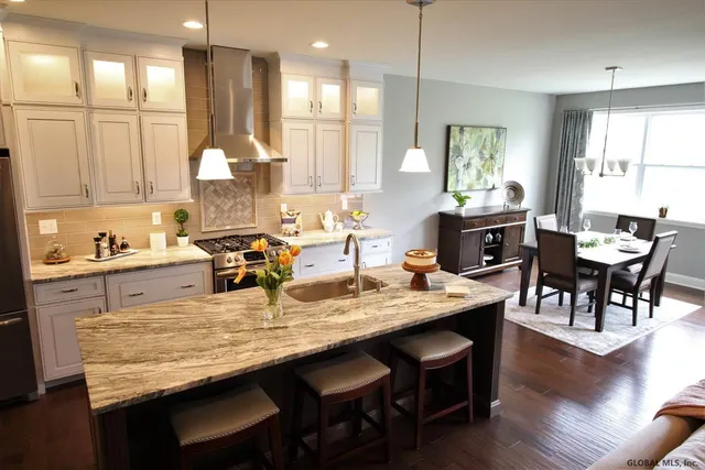 $749,900 | 17 Wyatt's Way, Clifton Park, NY 12065