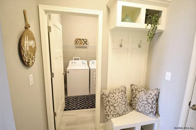 $749,900 | 17 Wyatt's Way, Clifton Park, NY 12065