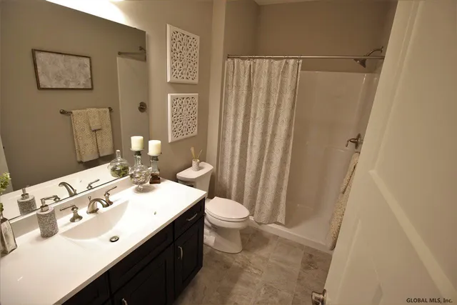 $749,900 | 17 Wyatt's Way, Clifton Park, NY 12065