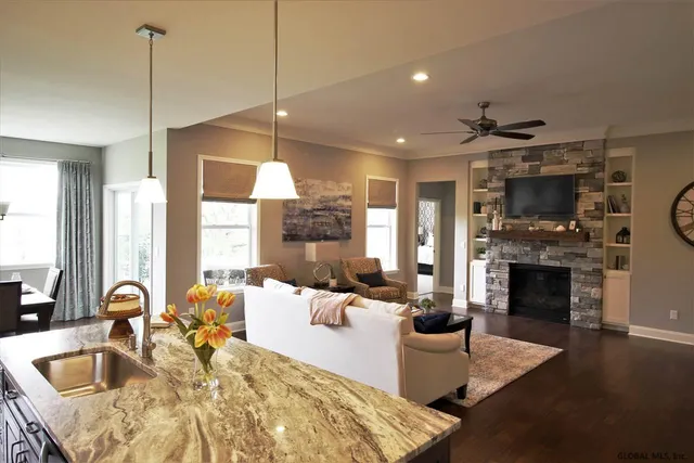 $749,900 | 17 Wyatt's Way, Clifton Park, NY 12065