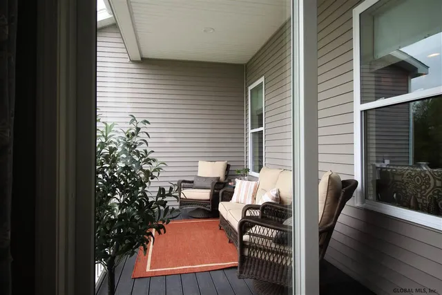 $749,900 | 17 Wyatt's Way, Clifton Park, NY 12065