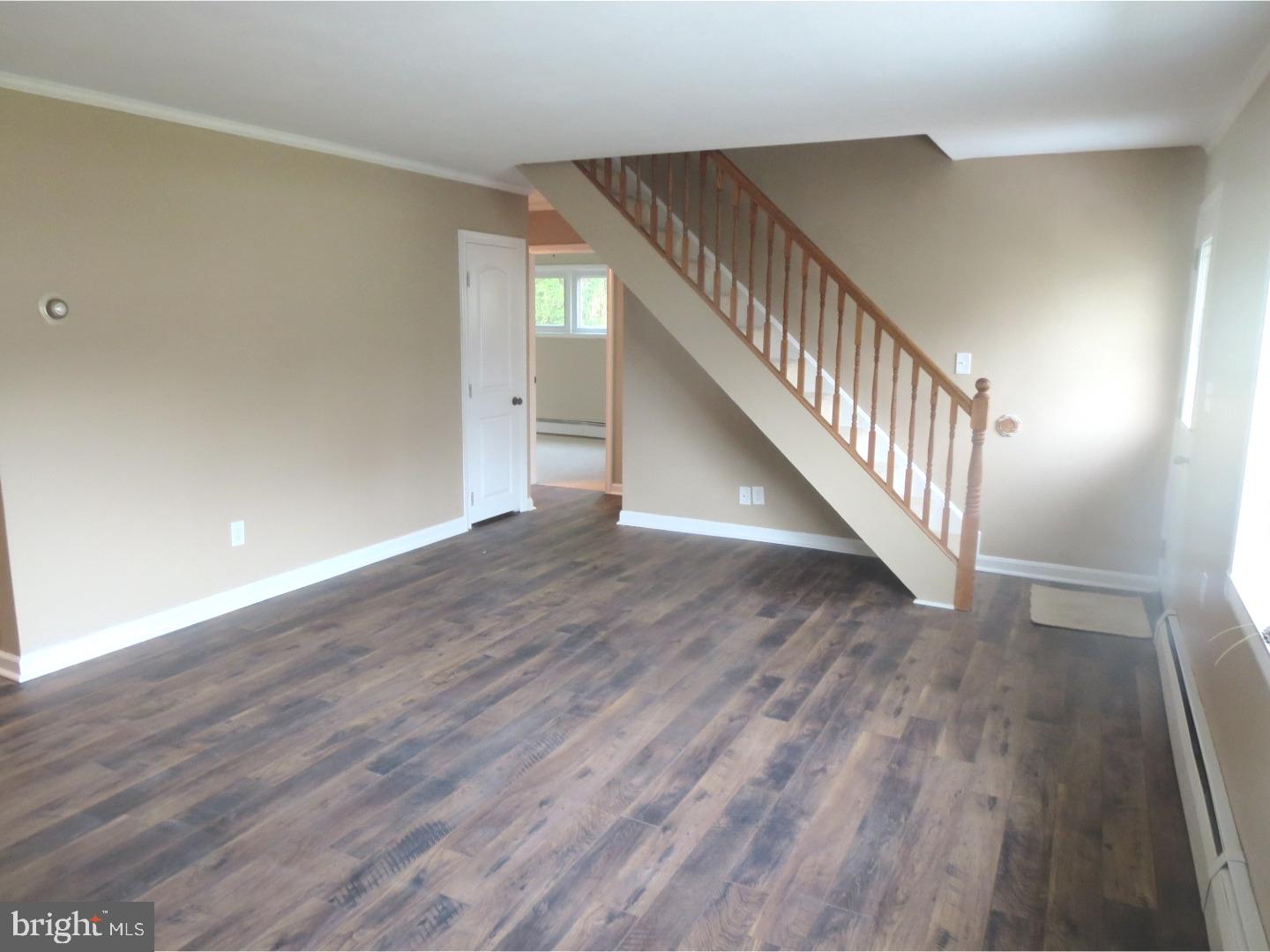 31 Trail Road Levittown, PA 19056 - Photo 14 of 25 Living Room