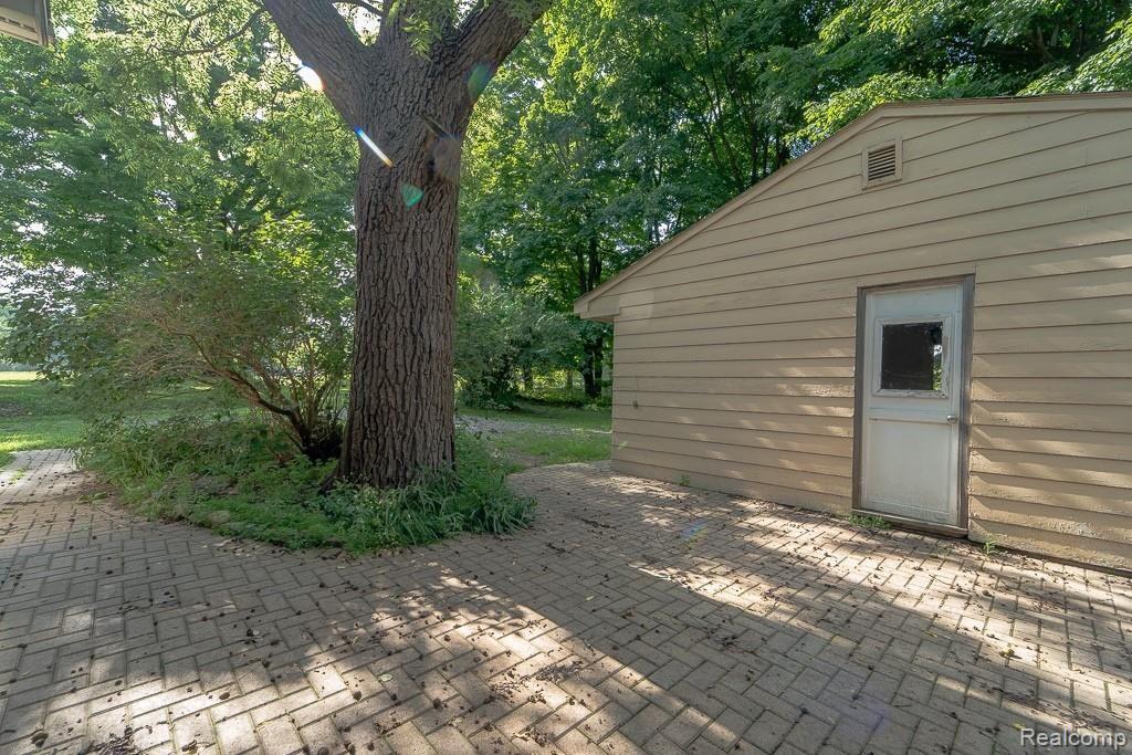 25710 Power Road Farmington Hills, MI 48336 - Photo 16 of 87